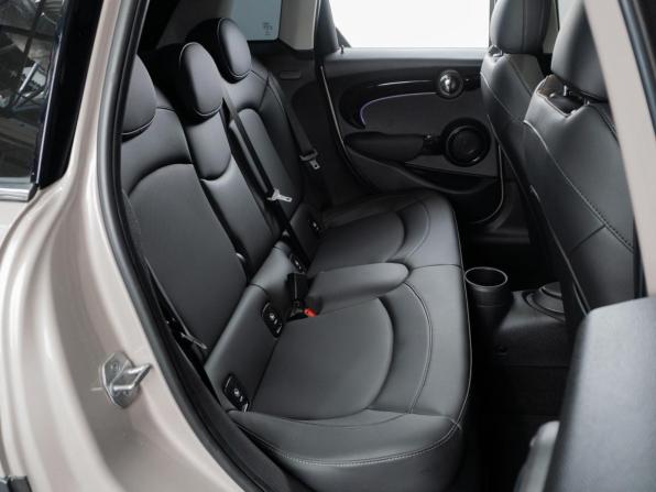 Mini Hatch III (F55/F56) Рестайлинг 2 с пробегом 2022 года, цена 3 149 000 рублей, 16192 км, хэтчбек, Автокод Объявления