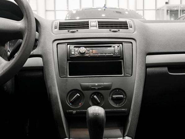 Skoda Octavia II (A5) Рестайлинг с пробегом 2013 года, цена 650 000 рублей, 220766 км, лифтбек, Автокод Объявления