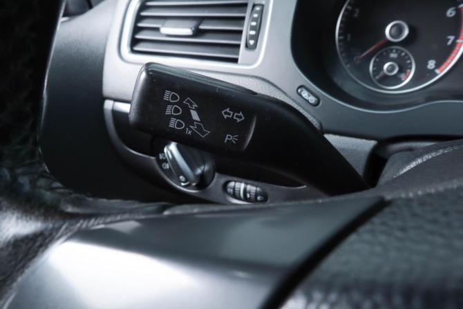 Volkswagen Jetta VI с пробегом 2013 года, цена 1 019 000 рублей, 283864 км, седан, Автокод Объявления