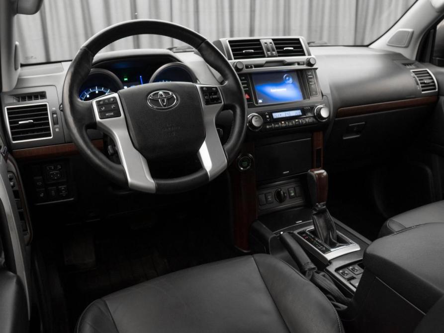 Toyota Land Cruiser Prado 150 Series Рестайлинг 1 Москва  - изображение 7