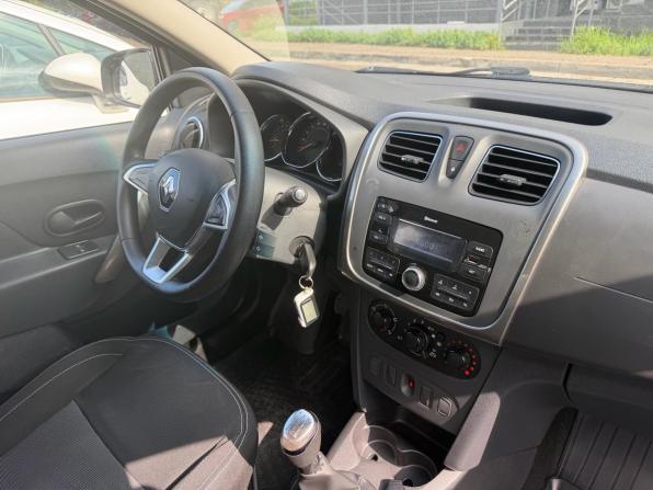 Renault Logan II Рестайлинг с пробегом 2021 года, цена 1 057 000 рублей, 54000 км, седан, Автокод Объявления