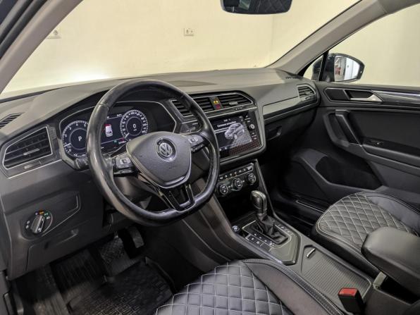 Volkswagen Tiguan II с пробегом 2017 года, цена 1 799 000 рублей, 217177 км, внедорожник, Автокод Объявления