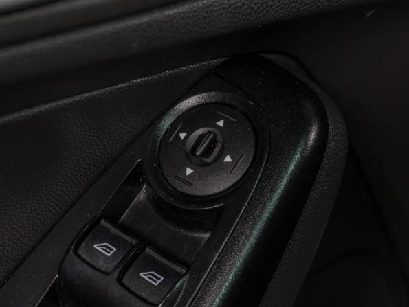 Ford Fiesta Mk6 Рестайлинг с пробегом 2015 года, цена 939 000 рублей, 107671 км, седан, Автокод Объявления