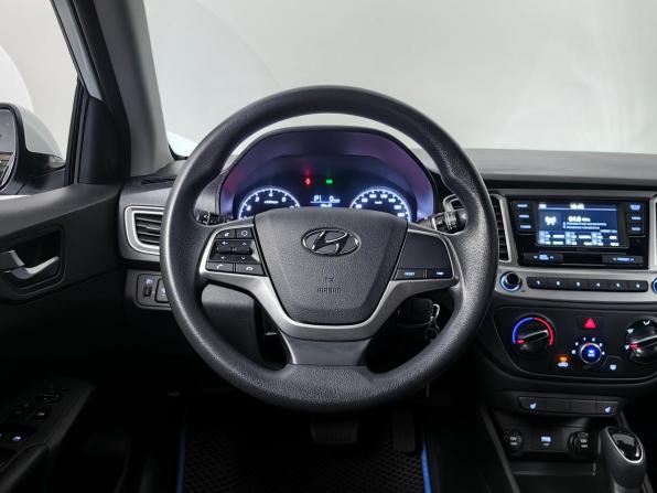 Hyundai Solaris II с пробегом 2020 года, цена 1 355 000 рублей, 97899 км, седан, Автокод Объявления