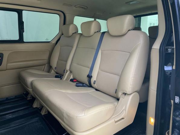Hyundai H-1 II Рестайлинг 2 с пробегом 2019 года, цена 2 835 000 рублей, 147082 км, минивэн, Автокод Объявления