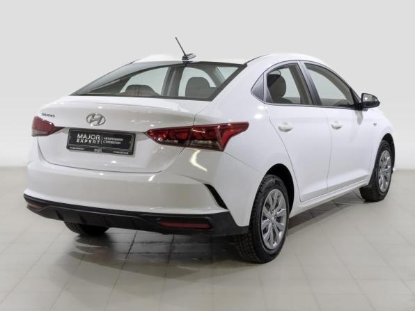 Hyundai Solaris II Рестайлинг с пробегом 2022 года, цена 1 690 000 рублей, 51771 км, седан, Автокод Объявления