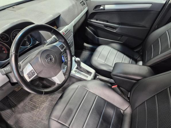 Opel Astra H Рестайлинг с пробегом 2012 года, цена 600 000 рублей, 215000 км, универсал, Автокод Объявления