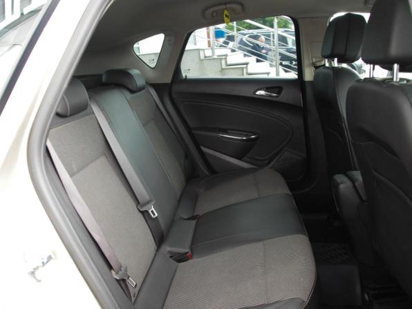 Opel Astra J с пробегом 2011 года, цена 699 000 рублей, 178000 км, хэтчбек, Автокод Объявления