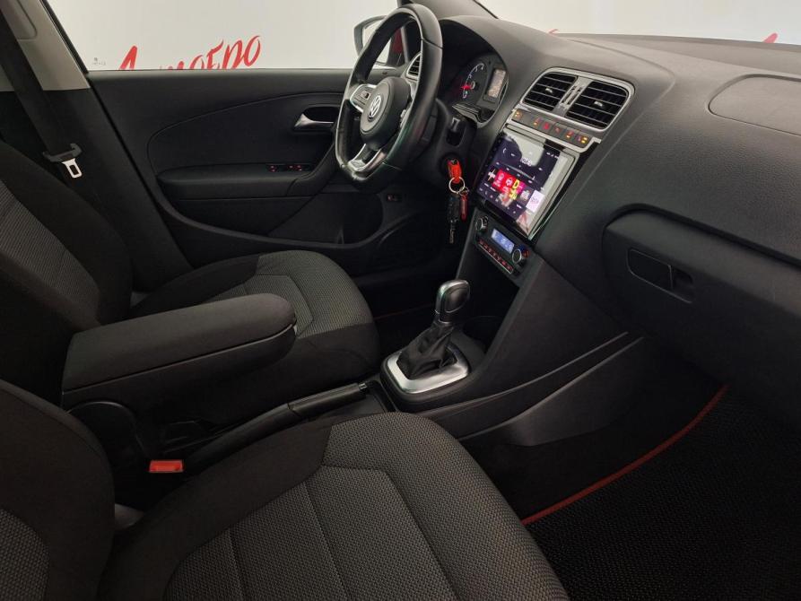 Volkswagen Polo V Рестайлинг Псков  - изображение 12