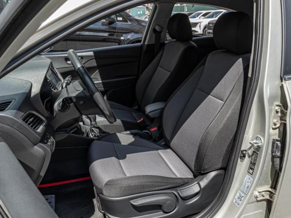 Hyundai Solaris II с пробегом 2018 года, цена 1 490 000 рублей, 100902 км, седан, Автокод Объявления