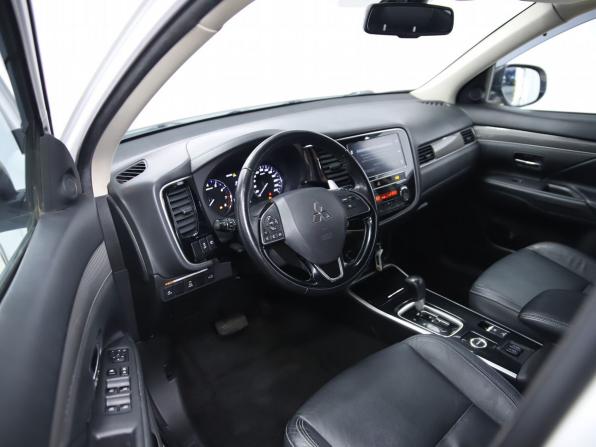 Mitsubishi Outlander III Рестайлинг 3 с пробегом 2019 года, цена 2 290 000 рублей, 152241 км, внедорожник, Автокод Объявления