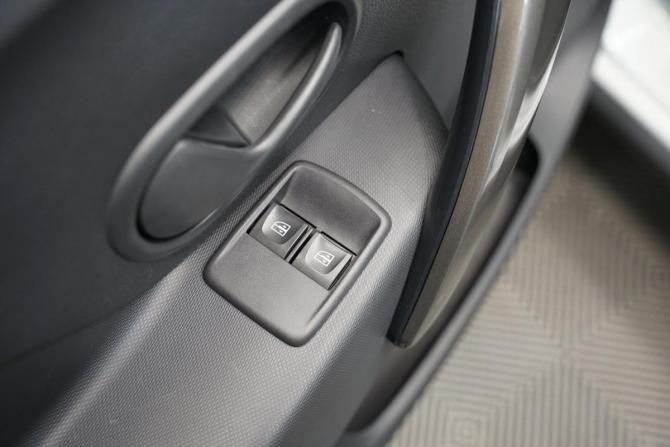 Renault Sandero II Рестайлинг с пробегом 2021 года, цена 1 550 000 рублей, 45000 км, хэтчбек, Автокод Объявления