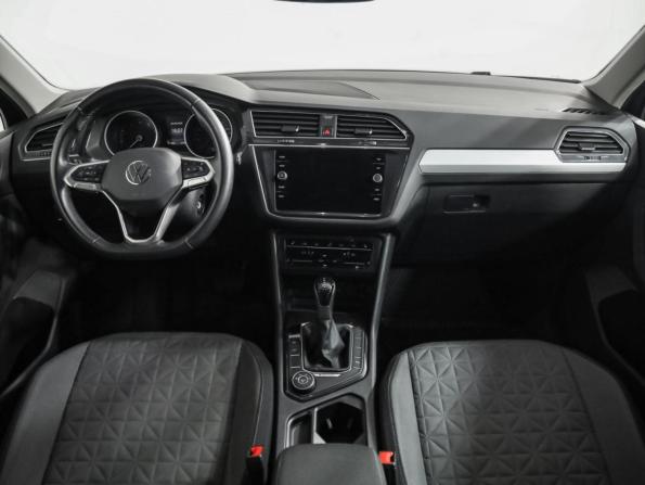 Volkswagen Tiguan II Рестайлинг с пробегом 2021 года, цена 2 499 000 рублей, 151477 км, внедорожник, Автокод Объявления