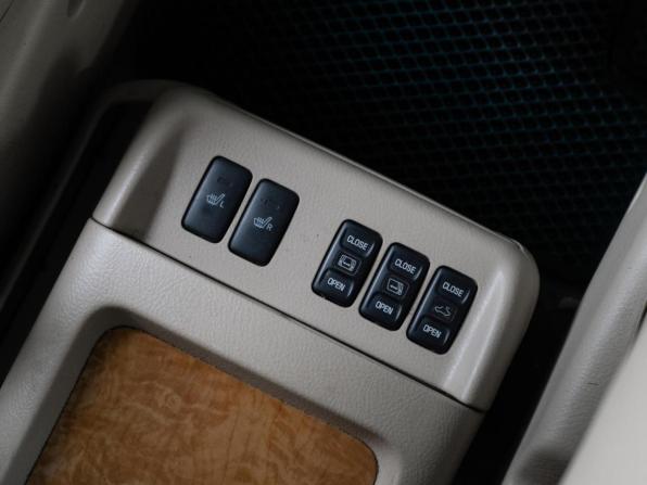 Toyota Alphard I Рестайлинг с пробегом 2007 года, цена 2 100 000 рублей, 202057 км, минивэн, Автокод Объявления