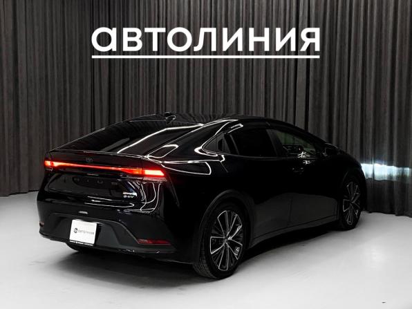 Toyota Prius V (XW60) с пробегом 2023 года, цена 3 500 000 рублей, 26000 км, лифтбек, Автокод Объявления