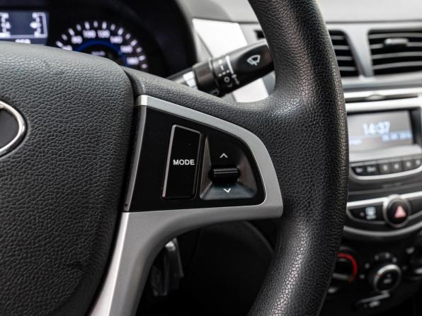 Hyundai Solaris I Рестайлинг с пробегом 2016 года, цена 1 030 000 рублей, 113373 км, седан, Автокод Объявления