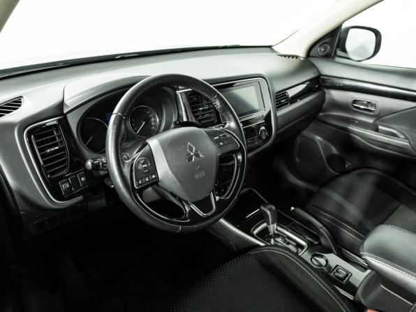 Mitsubishi Outlander III Рестайлинг 3 с пробегом 2019 года, цена 1 699 700 рублей, 177800 км, внедорожник, Автокод Объявления