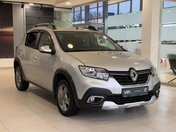 Renault Sandero II Рестайлинг с пробегом 2018 года, цена 1 117 000 рублей, 74184 км, хэтчбек, Автокод Объявления
