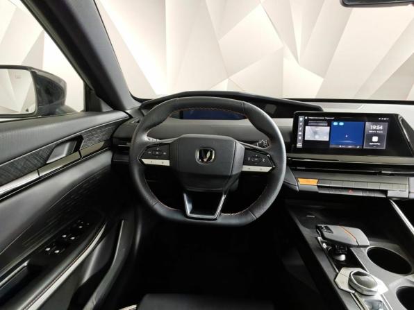 Новый Changan UNI-V I 2025 года, цена 3 659 100 рублей, лифтбек, Автокод Объявления