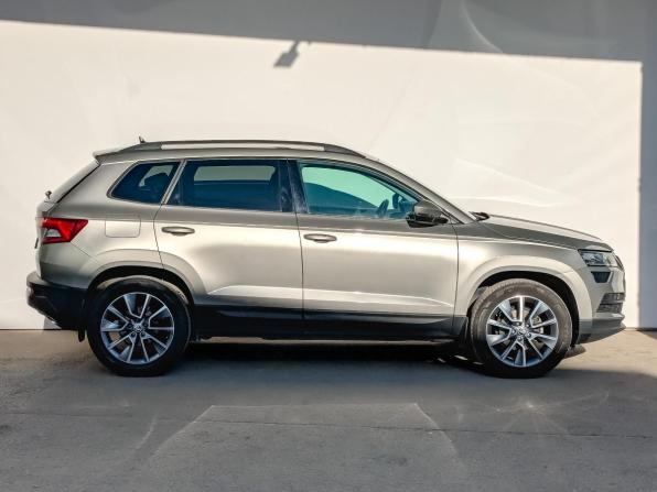Skoda Karoq I с пробегом 2021 года, цена 2 450 000 рублей, 42220 км, внедорожник, Автокод Объявления
