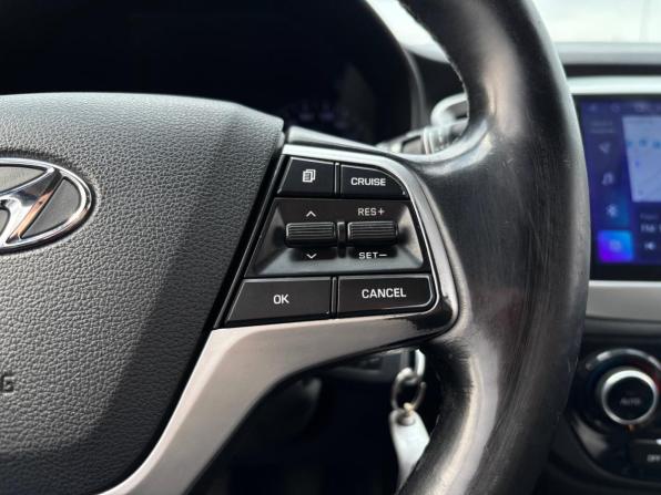 Hyundai Solaris II с пробегом 2019 года, цена 895 000 рублей, 284000 км, седан, Автокод Объявления