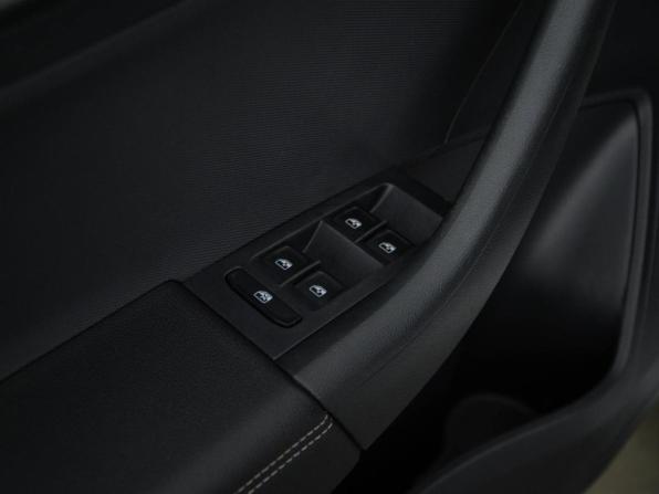 Skoda Rapid I Рестайлинг с пробегом 2018 года, цена 1 599 050 рублей, 63191 км, лифтбек, Автокод Объявления