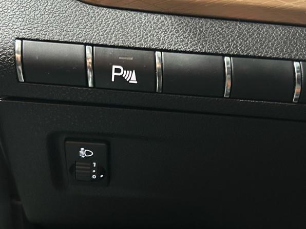 Lada (ВАЗ) Vesta I Рестайлинг (NG) с пробегом 2024 года, цена 1 360 000 рублей, 59650 км, универсал, Автокод Объявления