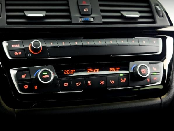 BMW 3 серии VI (F3x) Рестайлинг с пробегом 2018 года, цена 2 950 000 рублей, 94711 км, седан, Автокод Объявления