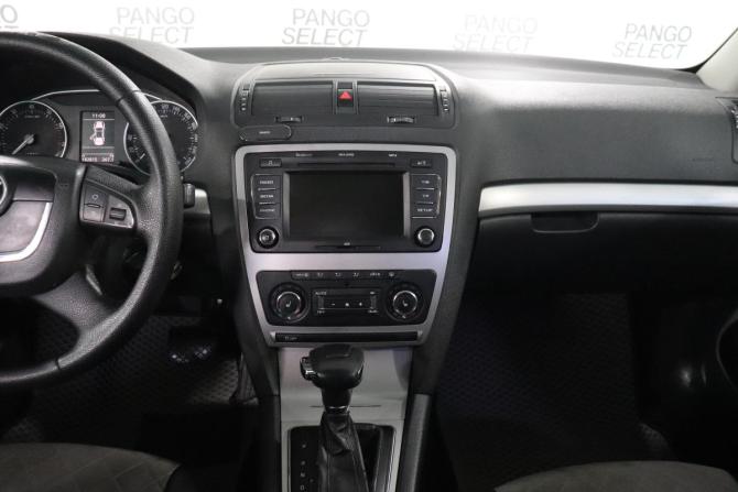 Skoda Octavia II (A5) Рестайлинг с пробегом 2013 года, цена 736 000 рублей, 182815 км, лифтбек, Автокод Объявления