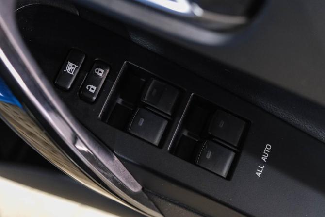 Toyota Auris II Рестайлинг с пробегом 2015 года, цена 1 649 000 рублей, 52700 км, хэтчбек, Автокод Объявления