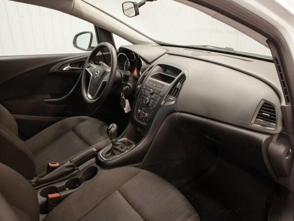 Opel Astra J Рестайлинг с пробегом 2012 года, цена 640 000 рублей, 104293 км, хэтчбек, Автокод Объявления