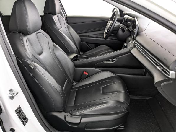 Hyundai Elantra VII (CN7) Рестайлинг с пробегом 2023 года, цена 1 995 000 рублей, 49528 км, седан, Автокод Объявления