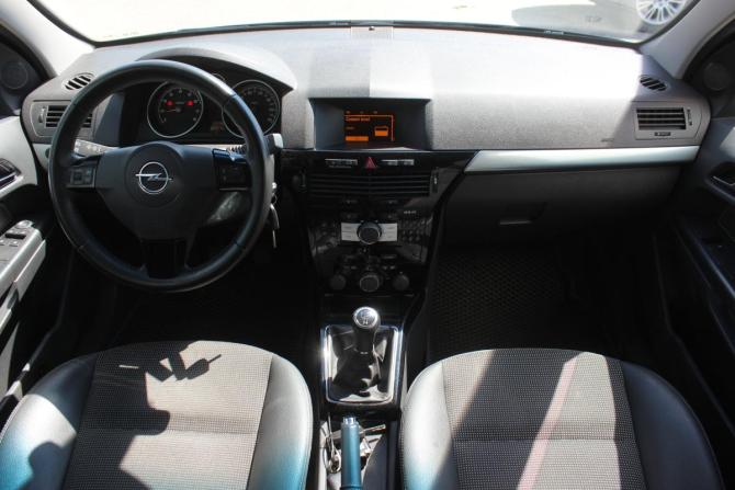 Opel Astra H Рестайлинг с пробегом 2011 года, цена 737 000 рублей, 123271 км, седан, Автокод Объявления