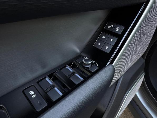 Land Rover Range Rover Velar I с пробегом 2019 года, цена 4 150 000 рублей, 86000 км, внедорожник, Автокод Объявления