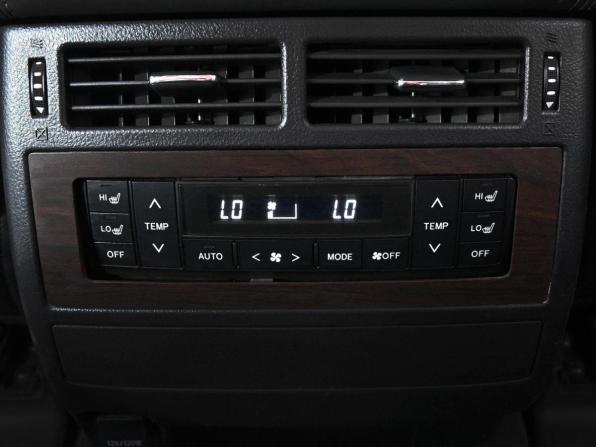 Toyota Land Cruiser 200 Series Рестайлинг 2 с пробегом 2016 года, цена 4 619 000 рублей, 392092 км, внедорожник, Автокод Объявления