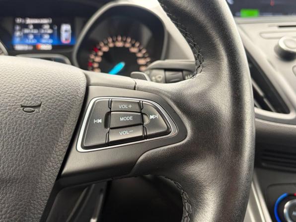 Ford Kuga II Рестайлинг с пробегом 2017 года, цена 1 495 000 рублей, 190000 км, внедорожник, Автокод Объявления