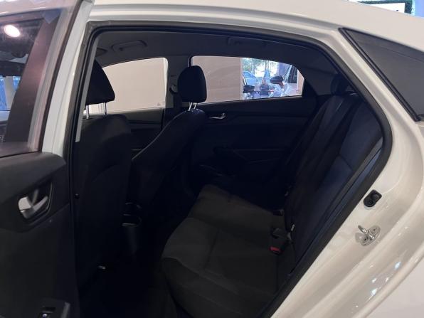 Hyundai Solaris II с пробегом 2018 года, цена 900 000 рублей, 107749 км, седан, Автокод Объявления