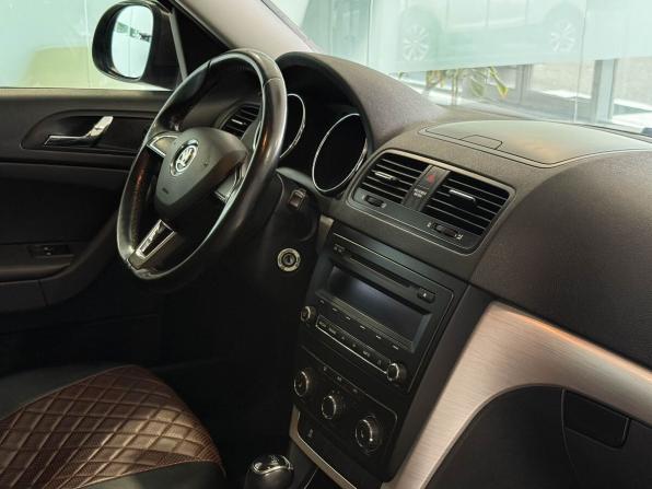 Skoda Yeti I Рестайлинг с пробегом 2014 года, цена 917 000 рублей, 208175 км, внедорожник, Автокод Объявления