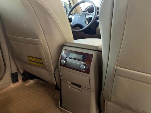 Toyota Highlander II (XU40) Рестайлинг с пробегом 2011 года, цена 1 725 000 рублей, 210000 км, внедорожник, Автокод Объявления
