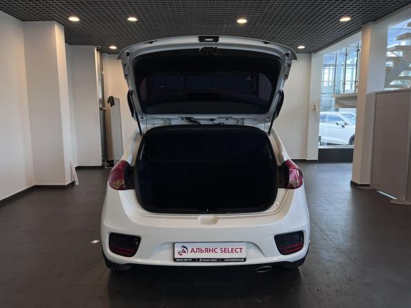 Kia Ceed II Рестайлинг с пробегом 2017 года, цена 1 522 000 рублей, 128206 км, хэтчбек, Автокод Объявления