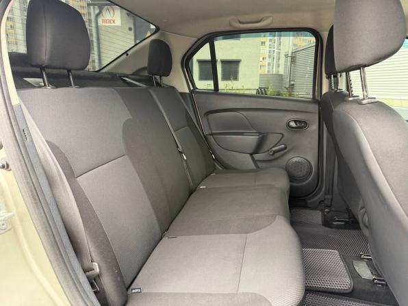 Renault Logan II с пробегом 2017 года, цена 645 000 рублей, 158000 км, седан, Автокод Объявления