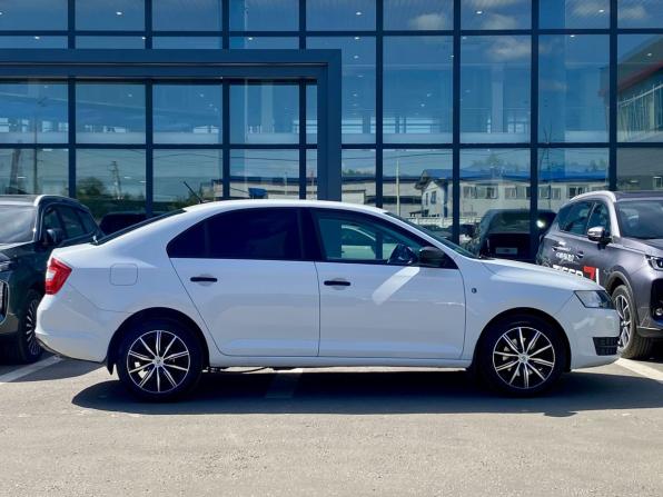 Skoda Rapid I с пробегом 2017 года, цена 1 159 000 рублей, 105009 км, лифтбек, Автокод Объявления