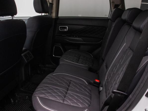 Mitsubishi Outlander III Рестайлинг 3 с пробегом 2022 года, цена 3 277 000 рублей, 10564 км, внедорожник, Автокод Объявления