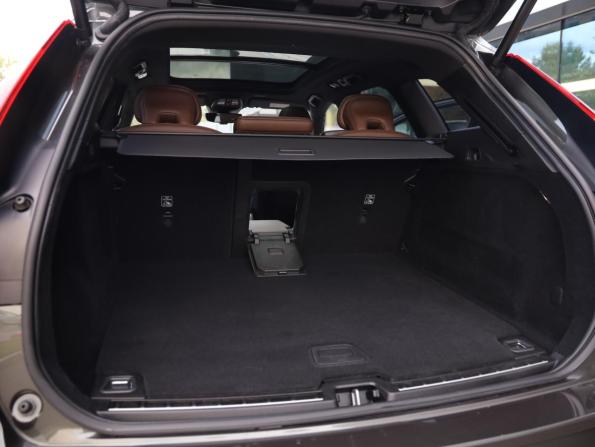 Volvo XC60 II Рестайлинг с пробегом 2021 года, цена 4 599 000 рублей, 55114 км, внедорожник, Автокод Объявления