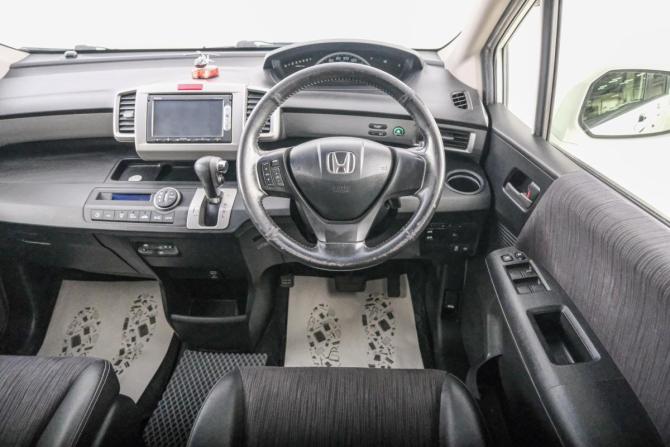 Honda Freed I Рестайлинг 2 с пробегом 2015 года, цена 1 189 000 рублей, 187507 км, компактвэн, Автокод Объявления