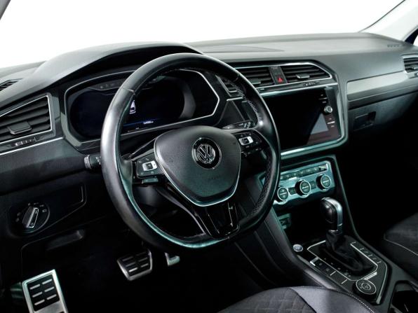 Volkswagen Tiguan II с пробегом 2018 года, цена 1 998 000 рублей, 149983 км, внедорожник, Автокод Объявления