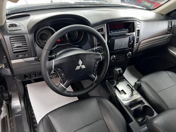 Mitsubishi Pajero IV Рестайлинг 2 с пробегом 2015 года, цена 2 480 000 рублей, 175438 км, внедорожник, Автокод Объявления