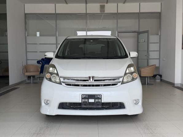 Toyota ISis I Рестайлинг с пробегом 2010 года, цена 1 050 000 рублей, 117522 км, компактвэн, Автокод Объявления