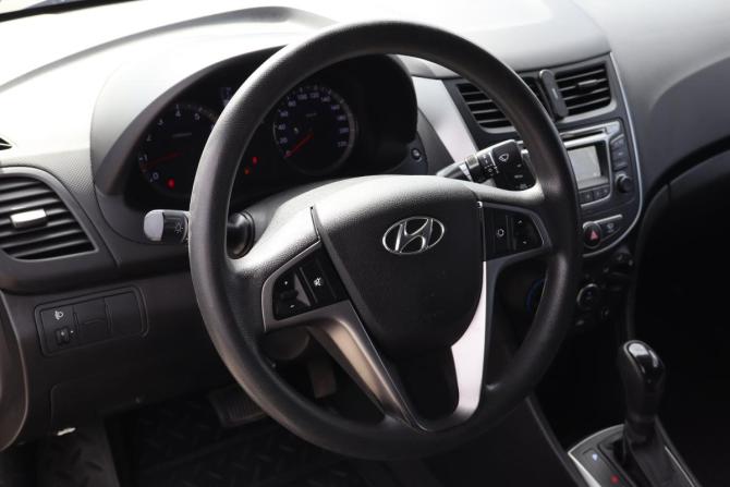 Hyundai Solaris I Рестайлинг с пробегом 2015 года, цена 899 000 рублей, 161000 км, седан, Автокод Объявления
