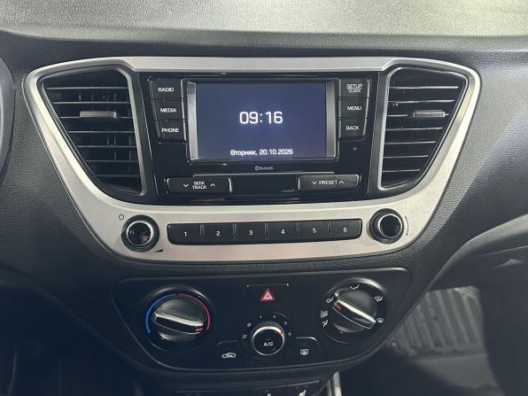 Hyundai Solaris II с пробегом 2017 года, цена 1 360 000 рублей, 95000 км, седан, Автокод Объявления